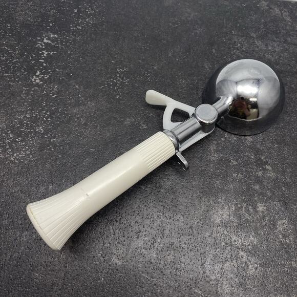 Vintage Bonny Mechanical Ice Cream Scoop White Plastic Handle - Picture 4 of 8